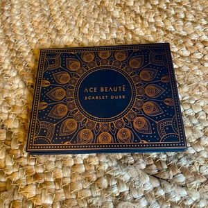 Ace Beauté Scarlet Dusk eyeshadow Palette